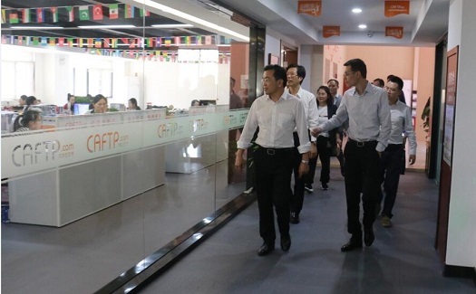 副市長蔣冰風(fēng)調(diào)研中非經(jīng)貿(mào)港  希望中非經(jīng)貿(mào)港深挖潛力 加快發(fā)展步伐