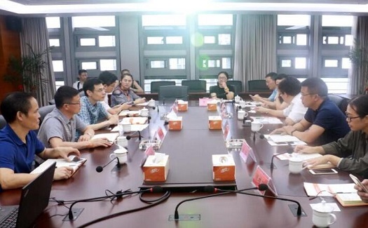 臺(tái)州市商務(wù)局潘旭輝表示： 商務(wù)局是中非經(jīng)貿(mào)港的堅(jiān)強(qiáng)后盾