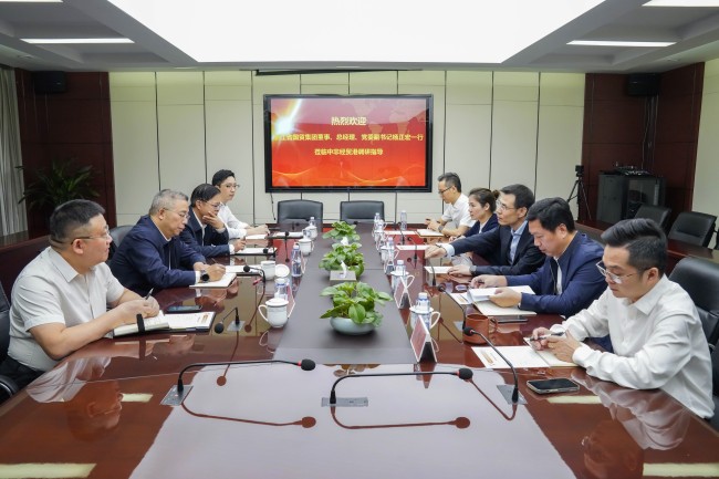 浙江省國貿集團總經(jīng)理楊正宏調研中非經(jīng)貿港