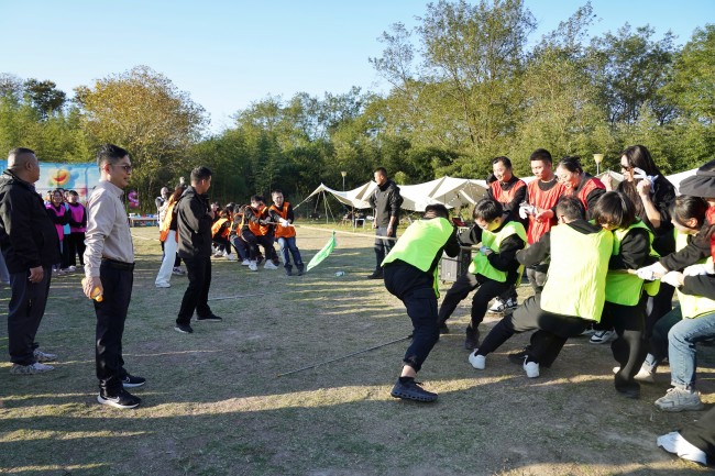 1733792108902450Yhqv.jpg 拔河.jpg